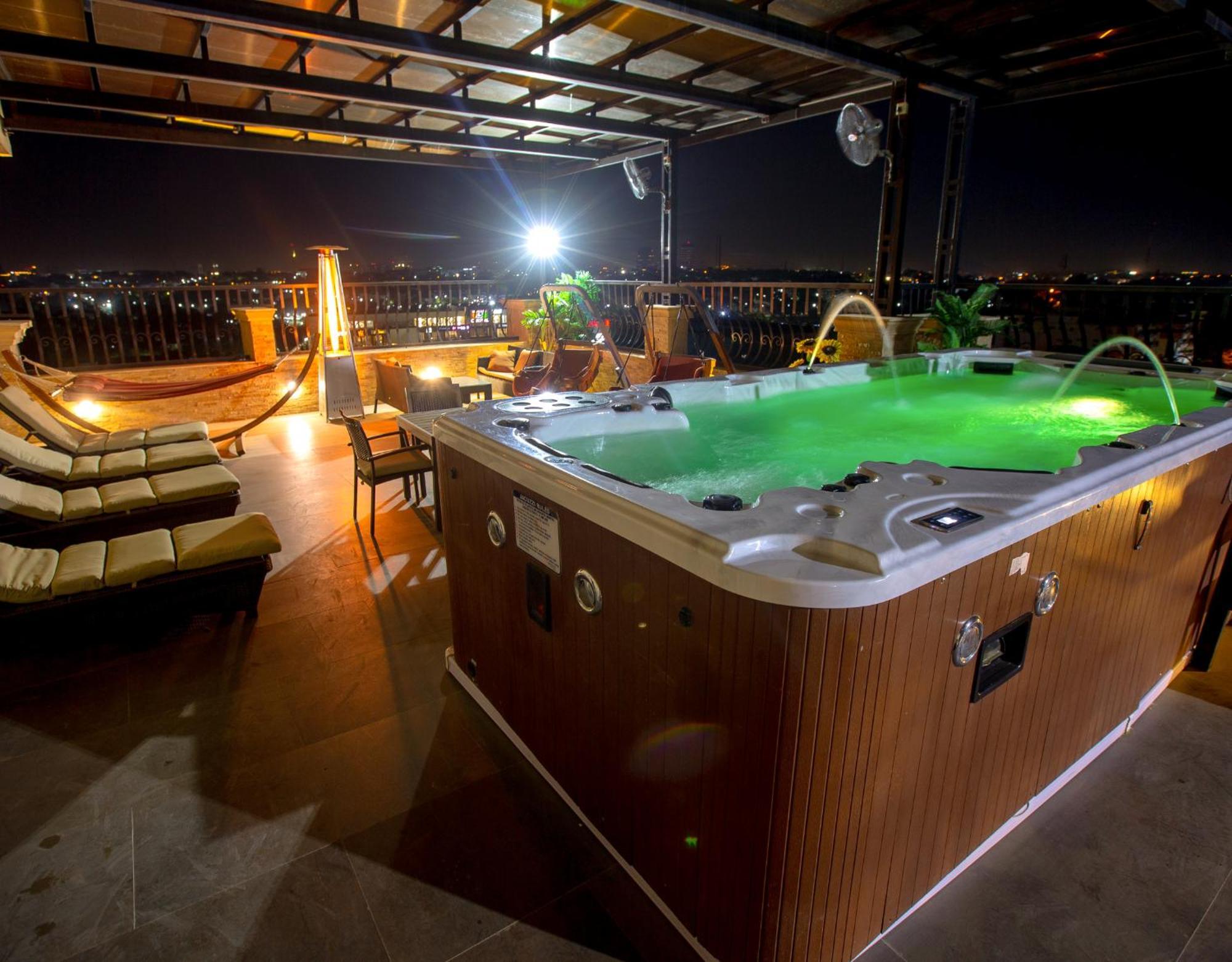 Johnwood Hotel By Bolton Abuja Esterno foto