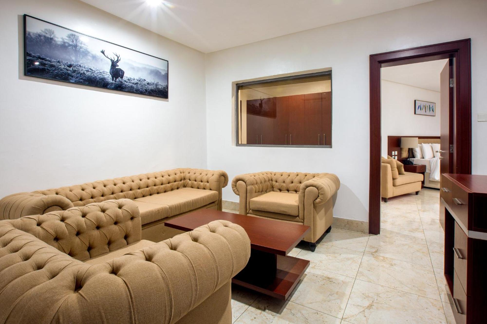 Johnwood Hotel By Bolton Abuja Esterno foto