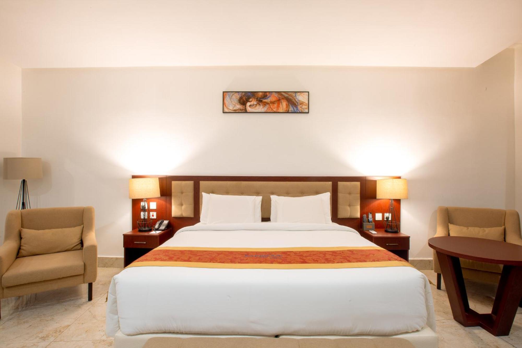 Johnwood Hotel By Bolton Abuja Esterno foto