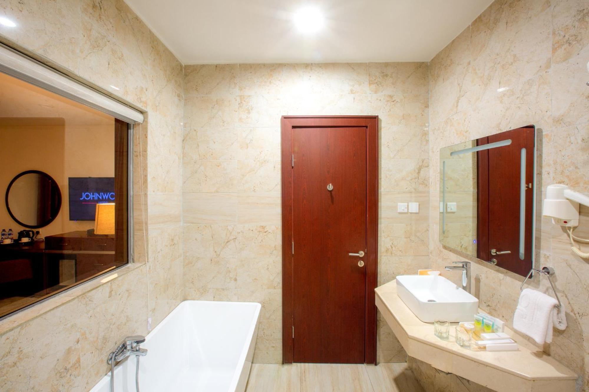 Johnwood Hotel By Bolton Abuja Esterno foto