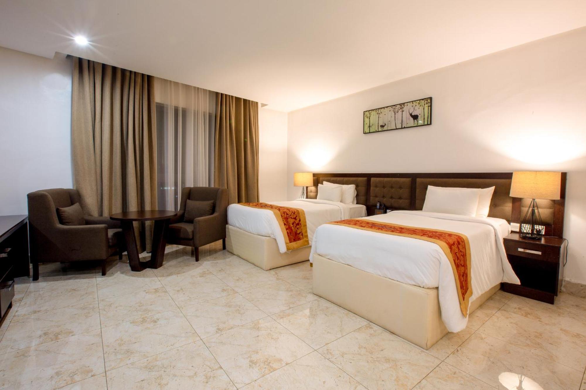 Johnwood Hotel By Bolton Abuja Esterno foto