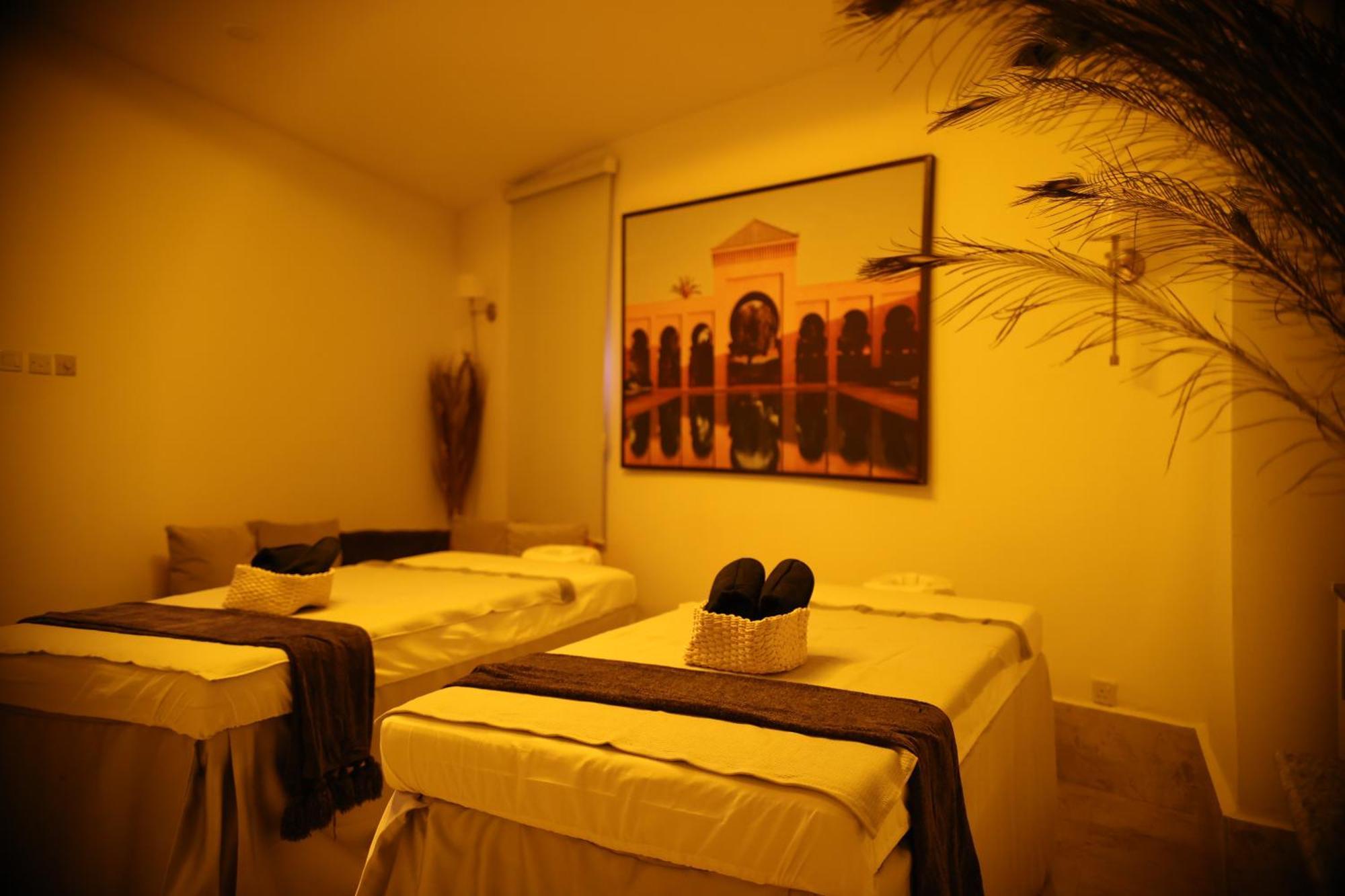 Johnwood Hotel By Bolton Abuja Esterno foto